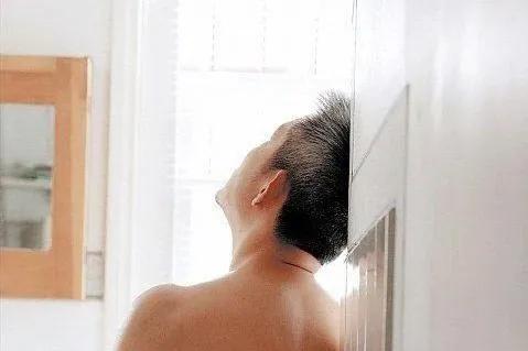 丁丁突然冒出好多“痘痘”:我啥都没做呀