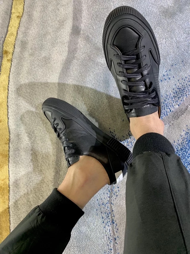 纪梵希的道歉声明,纪梵希白色休闲鞋