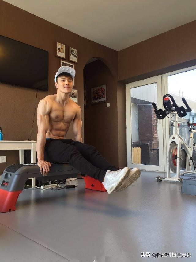 李佳淇,一个身材灰常好的健身教练