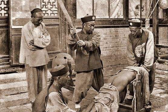 上下五千年，中国人创造了灿烂辉煌的文明，却为何热衷于打屁股？