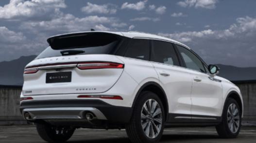 捷豹f-pace跟林肯航海家对比,捷豹e-pace和林肯冒险家哪个好