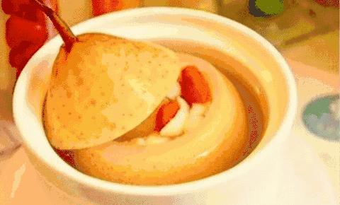 冬天气候干燥喝点什么缓解,雾霾天必备生津润燥的雪梨汤