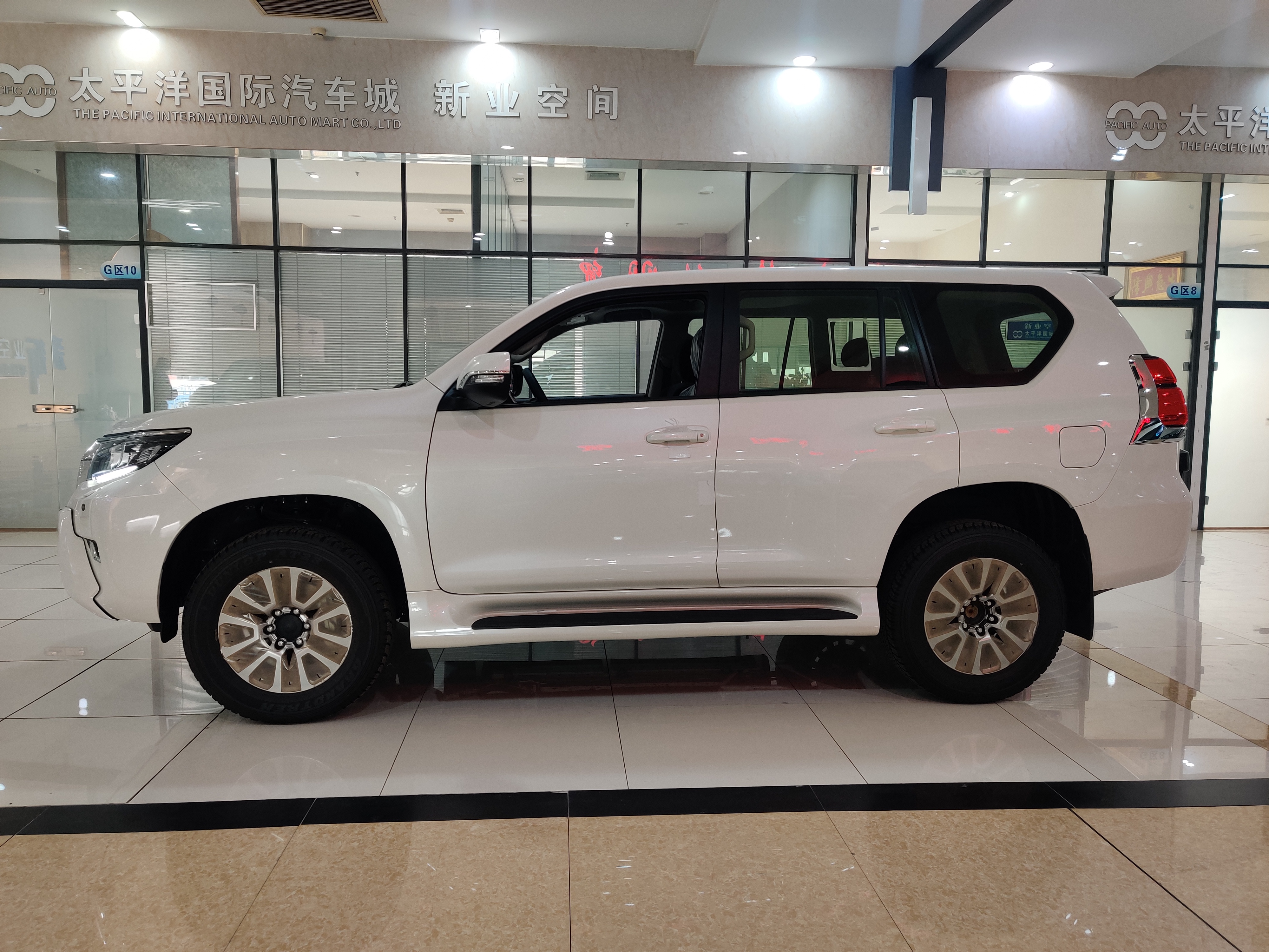 霸道3000柴油丐版,霸道3000柴油图片