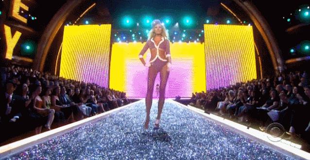 日本女性超模维密走秀众神时代,维密众神时代经典走秀2003