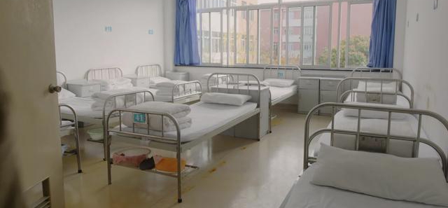 如何走进“精神病”的世界,0距离拍摄戳中10w人的泪点!