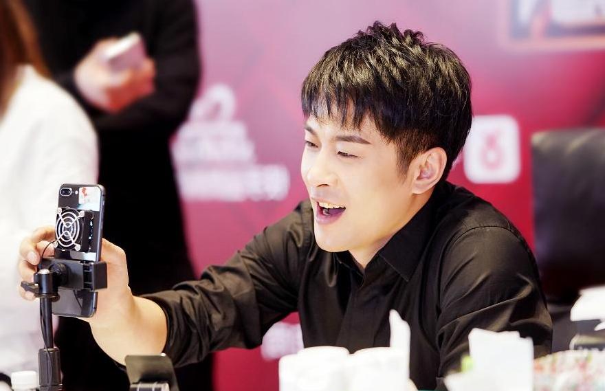 辛巴卖化妆品为什么比专柜便宜,辛巴卖化妆品清单