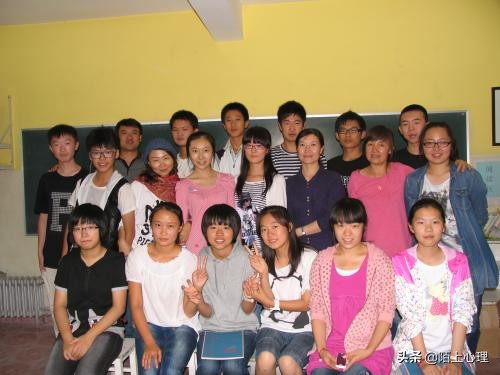 小学同学聚会哭成泪人,同学聚会发生的悲哀