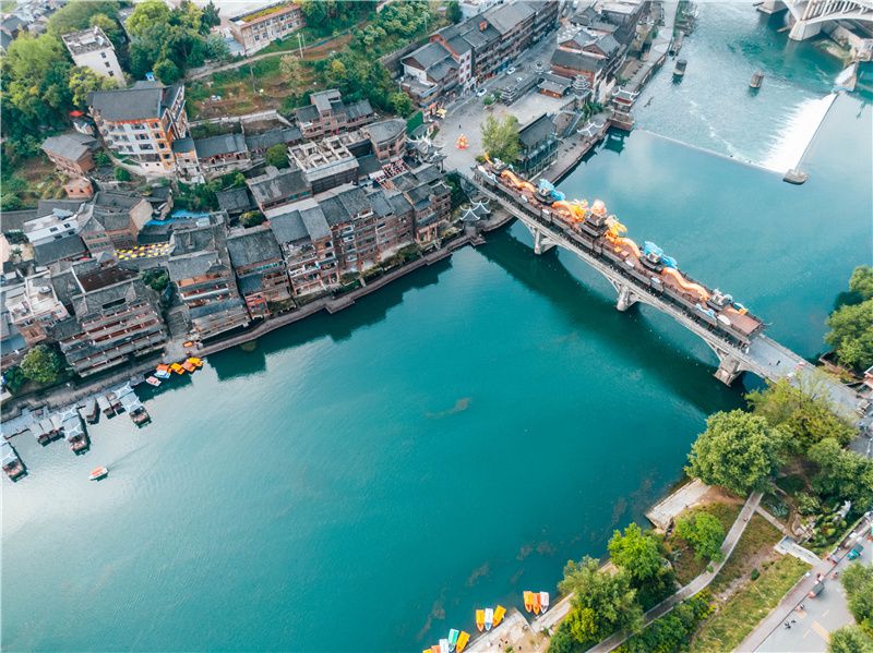 贵州除了千户苗寨还有其他玩的吗,贵州千户苗寨外的古镇