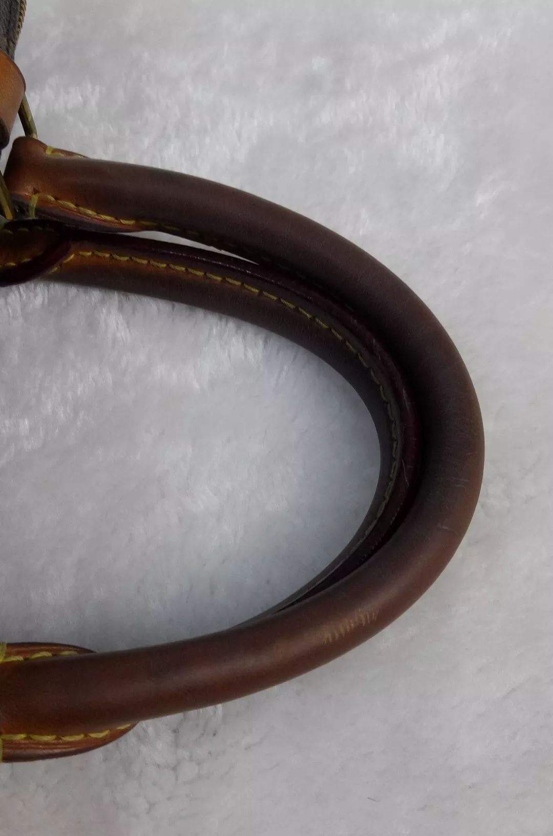 lv老花手柄脏了怎么办,lv手柄有瑕疵正常吗