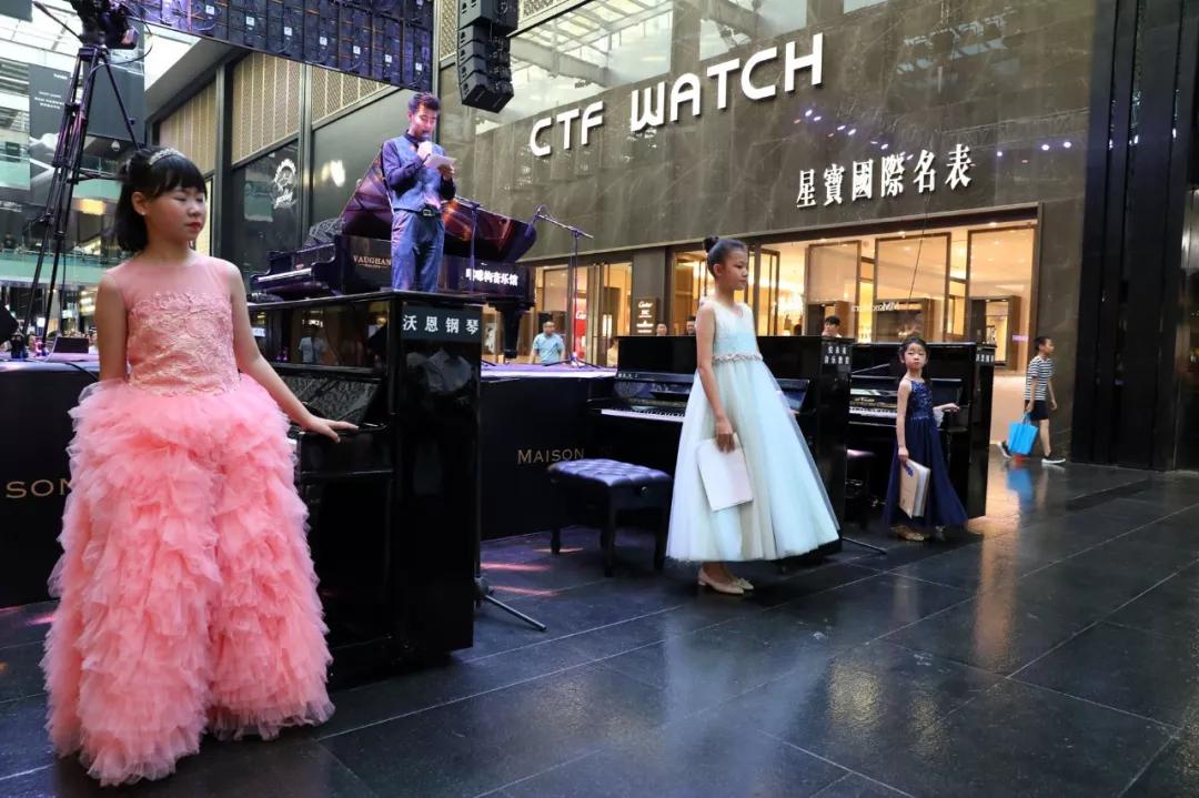 “碧罗珠宝之夜”沈文裕钢琴独奏音乐会完美举行