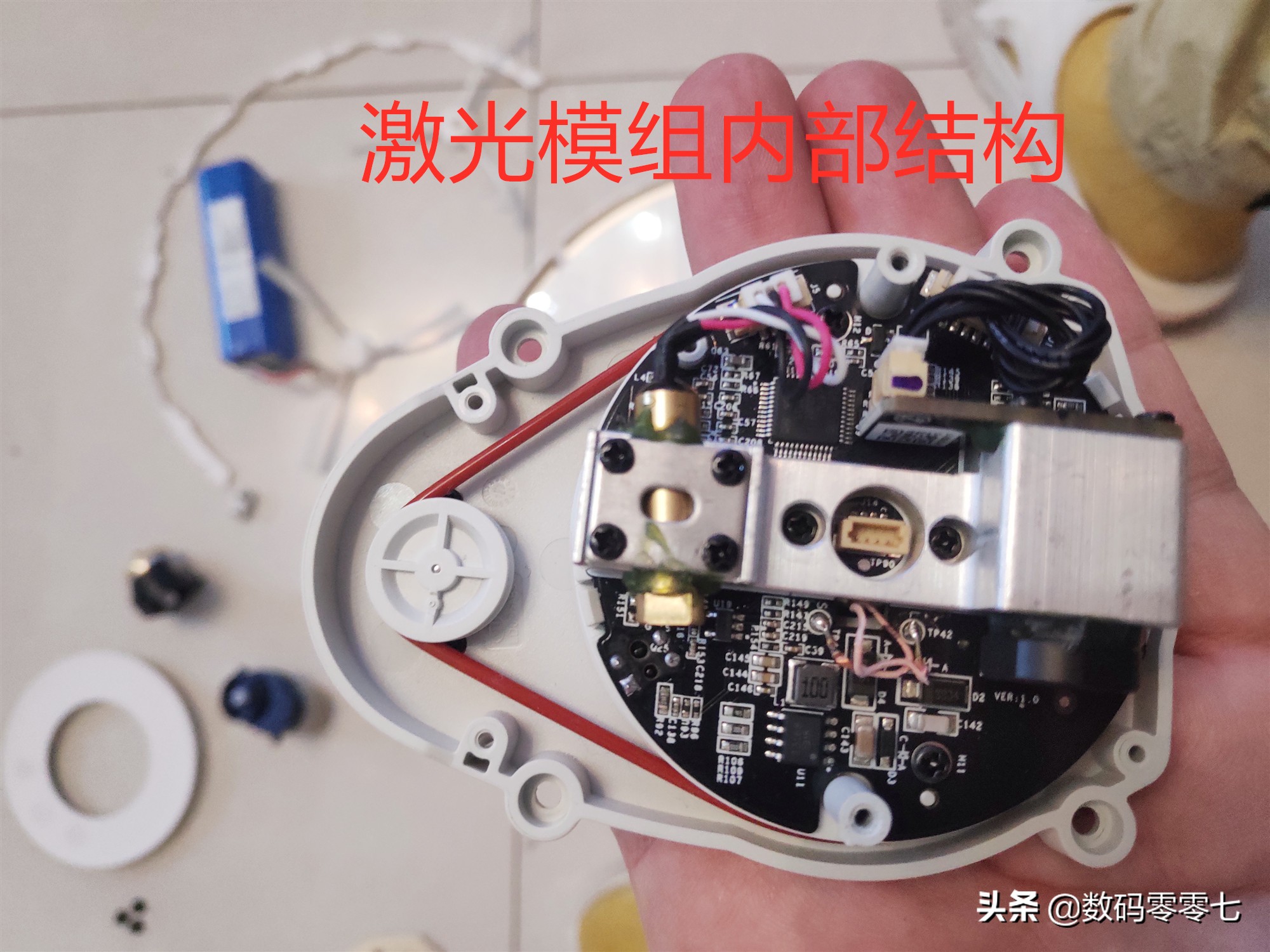 联想扫地机器人拆刷子,联想智能扫地机器人