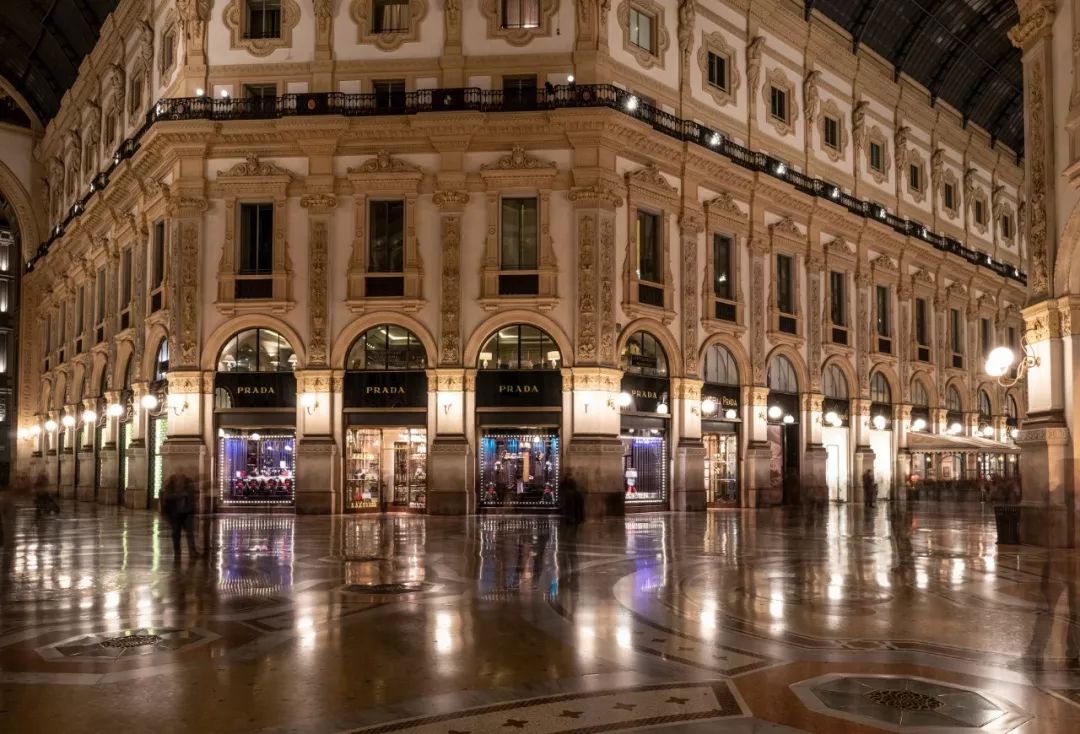 圣诞新年搞事情！Gucci豪得金光灿灿熊和狮子要抢LV吉祥物的地位