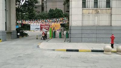 外来人员进小区门禁严不严,关于小区加强外来人员出入管控