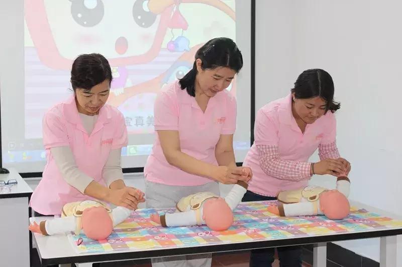 月入2万的金牌月嫂,一个合格的月嫂是如何炼成的