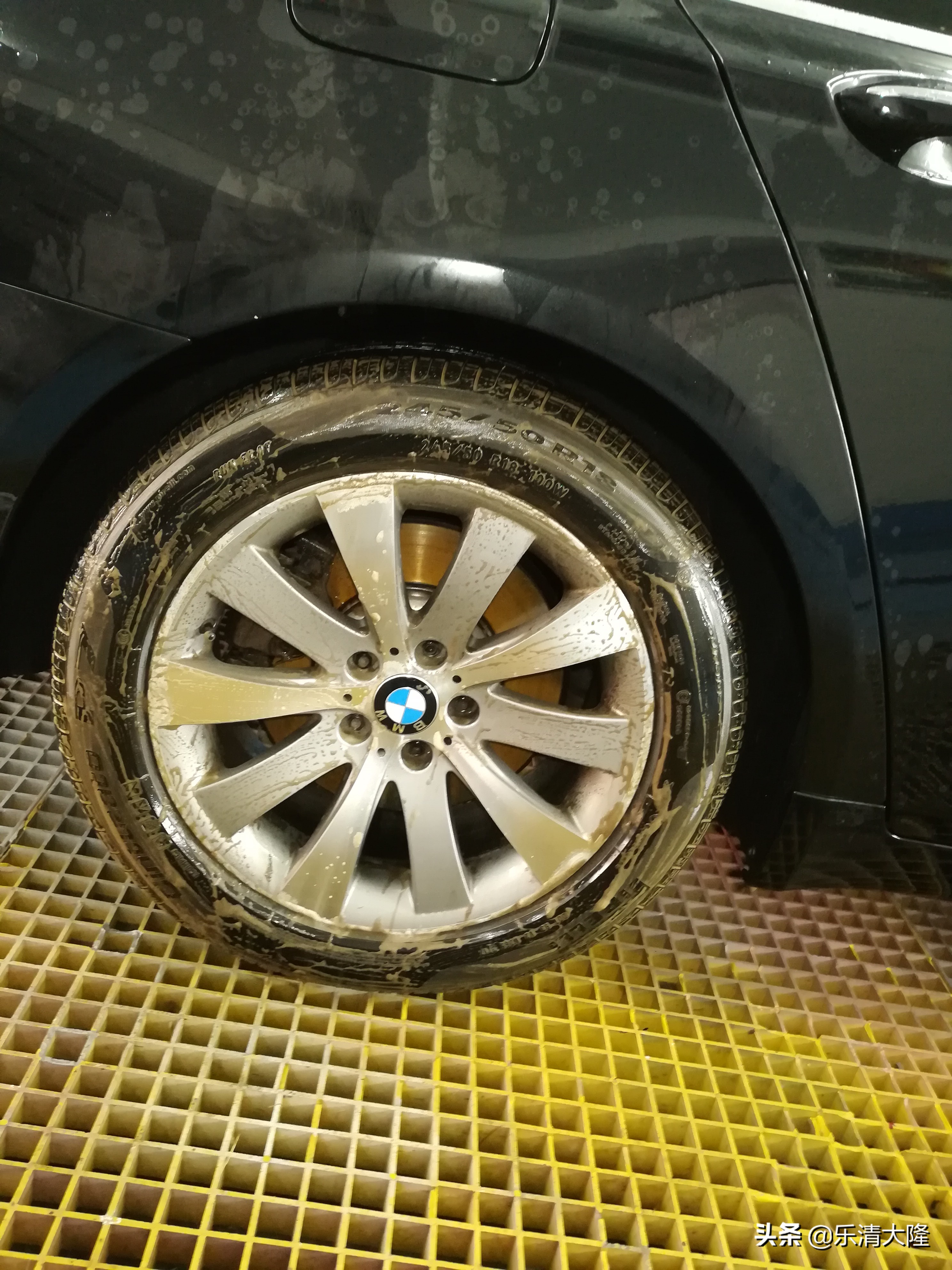 广州宝马7系内饰清洗,宝马7系发动机舱清洗