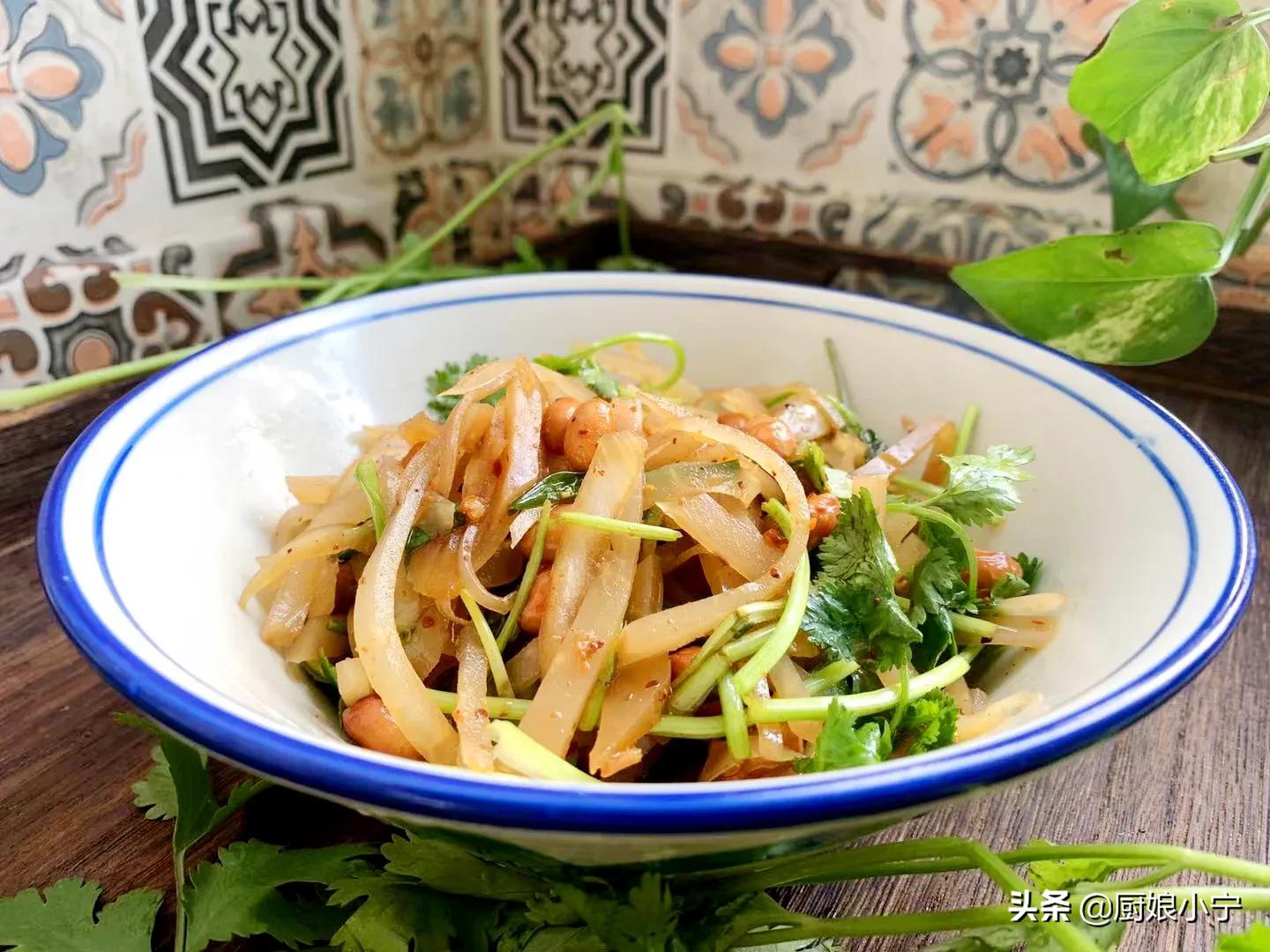 腌菜一天就能吃,腌菜里的亚硝酸多久才能减少