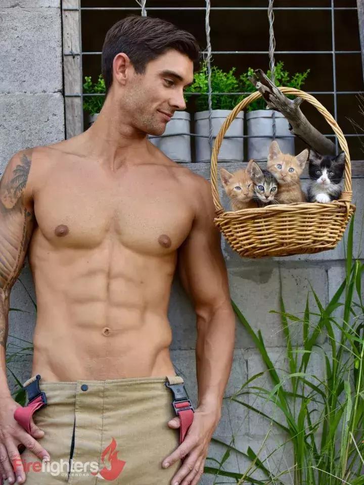 辣到爆的猫片，对不起我要流鼻血了……