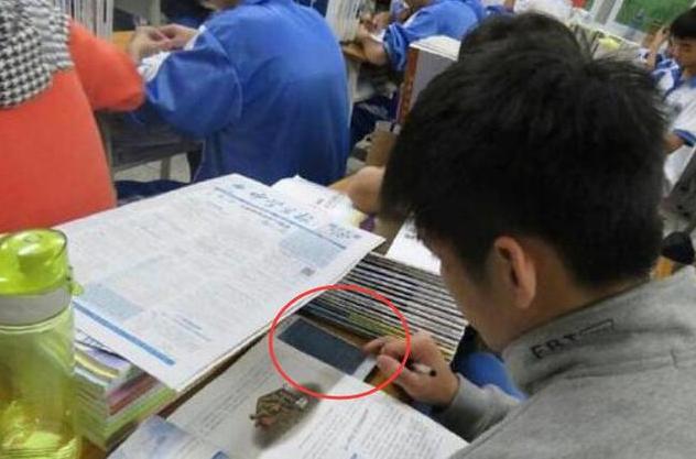 高考后学生沉迷游戏家长该怎么办,高考倒计时30天还在玩手机