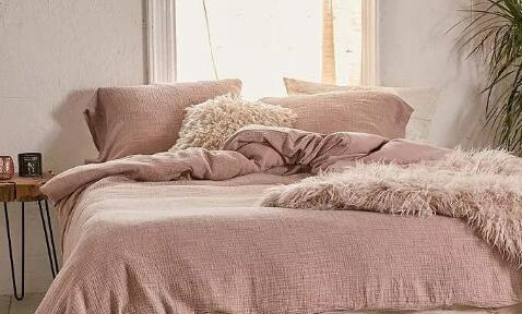 床上四件套怎么挑面料,床上四件套怎么挑选材料