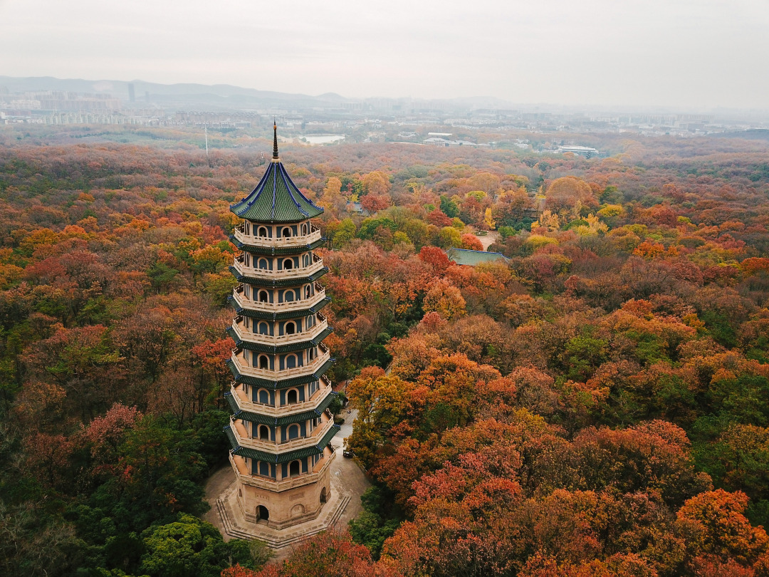 南京人气最高的3大寺庙，历史悠久，风景优美，是赏秋静心好去处