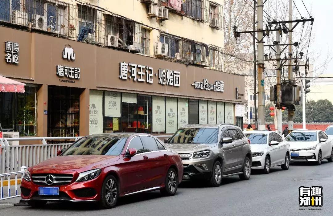 快被郑州遗忘的“建文”,是行政区人通向琐碎青春的任意门