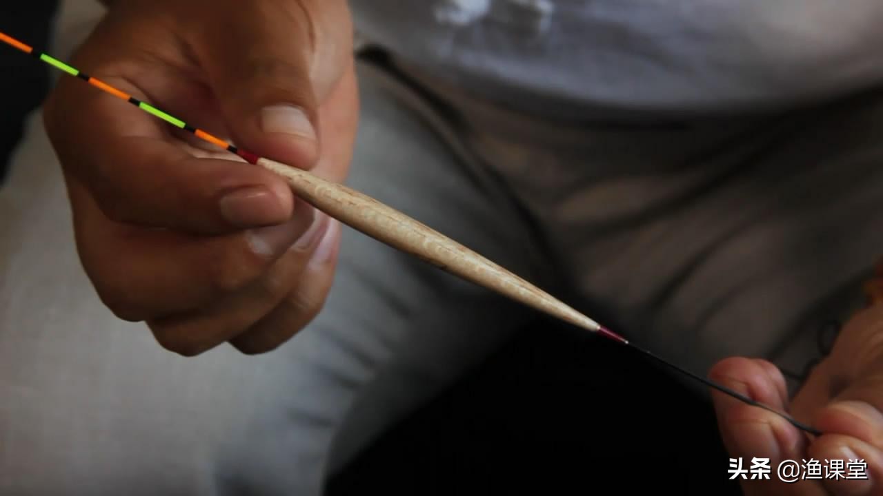 冬季用枣核浮漂还是细长身浮漂好,新手推荐用哪款浮漂比较好实用