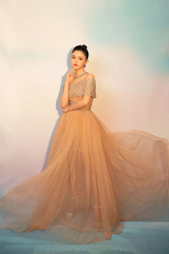 林允眉上齐刘海图片,复古腔调的林允眉上齐刘海