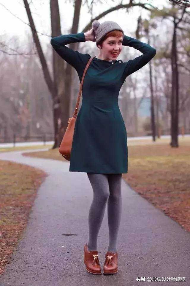 打底袜怎么挑选搭配才能摆脱俗气,打底袜咋样穿