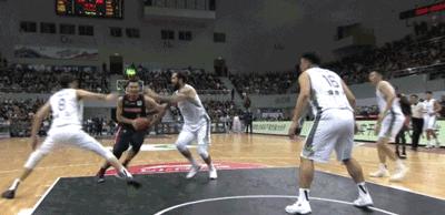 cba垫脚名场面判罚,cba球队不满裁判判罚直接离场处罚