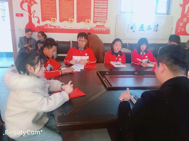 微山春蕾圆梦助学金,发放春蕾圆梦助学金