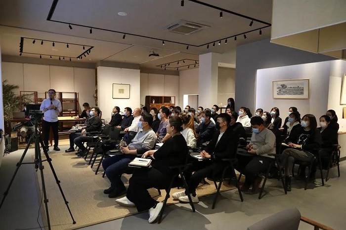 向下扎根向上生长工作总结,向内深耕向外生长800字征文