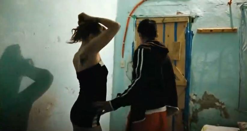 8元出*身卖**体，一天接40客人…纪录片揭底层*女妓***身卖**血泪