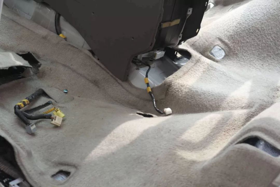 老车翻新：15年后的邂逅，普拉多LC120旧车换新颜，满血复活。