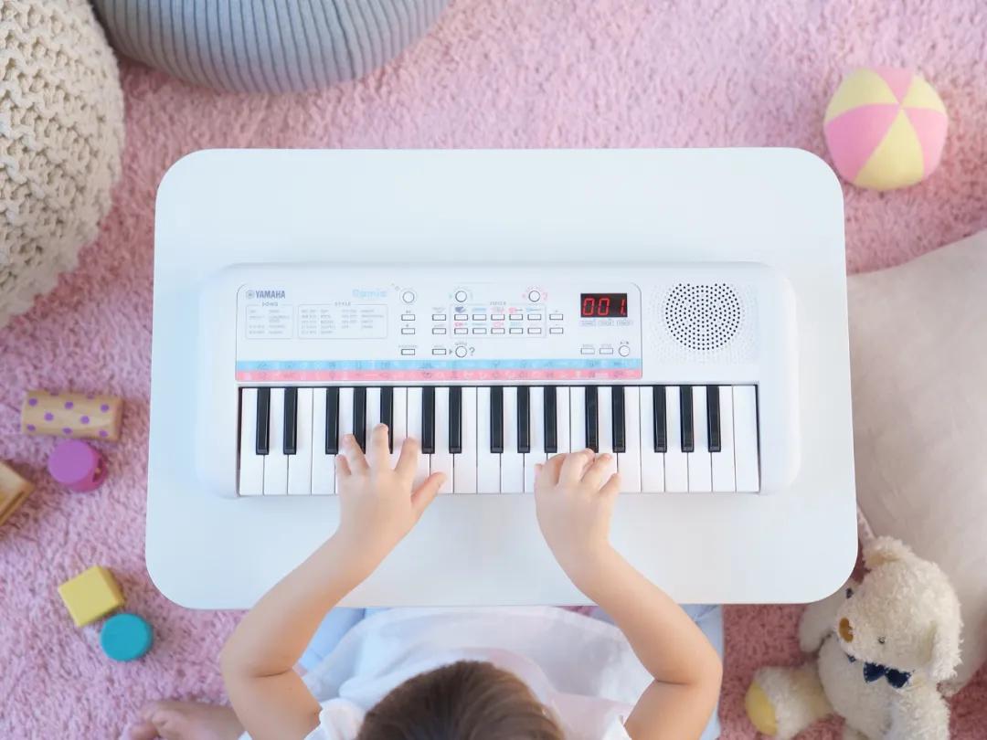 雅马哈出了台400元的电子琴！小孩、大人弹得停不下来