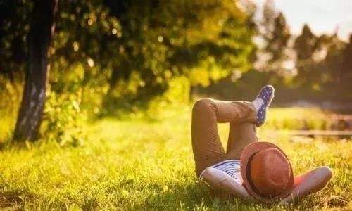 关节置换病人为什么易形成血栓,置换关节多年以后会有血栓吗