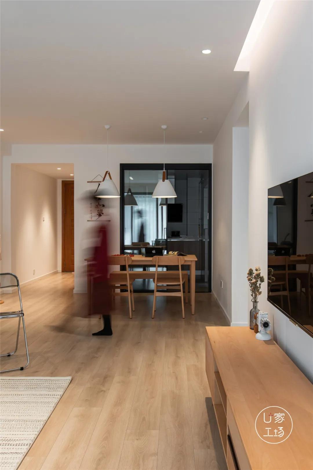 89㎡出租屋“变身”日式极简美宅，无主灯+藤编原木，玩出新花样