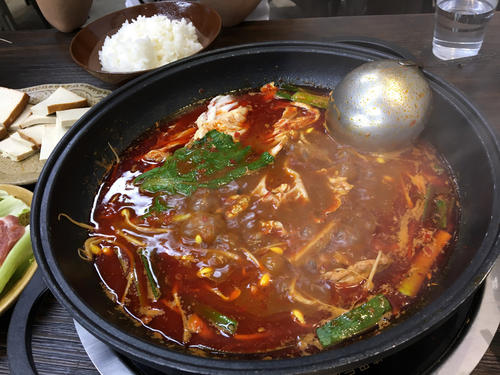 贵阳老字号何姨妈豆豉火锅,爽爽的贵阳火锅