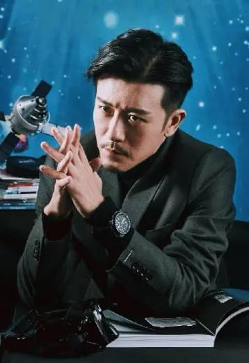 行走的荷尔蒙,这6位越老越有味,大胡茬克制又霸道,气质太绝了