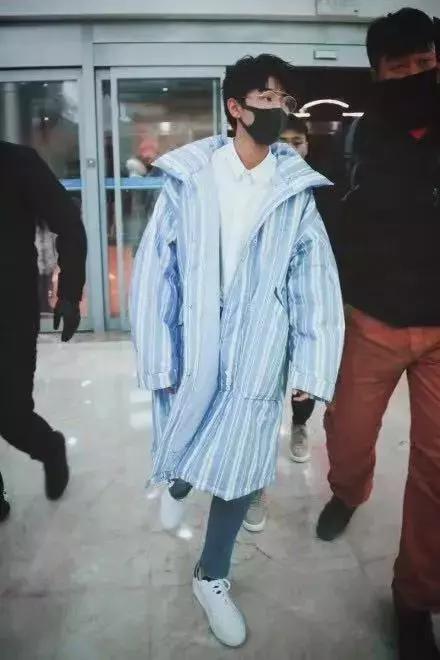 李宇春王俊凯视频,吴青峰李宇春同款