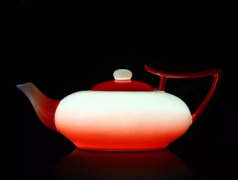 怎么看出玉质瓷跟骨瓷的区别,石瓷与骨瓷的区别