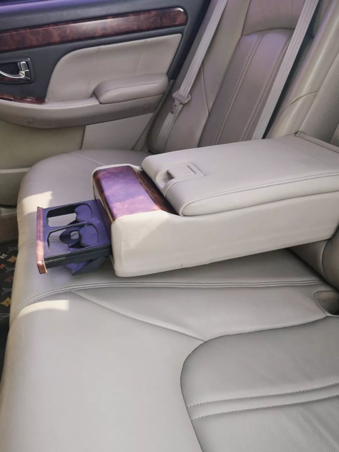 这辆韩系小众豪车抵北京半套房，现在才值2万多？为啥不离不弃？