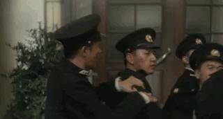 《隐秘而伟大》为什么好看？三场“不起眼”的群架，各有深意