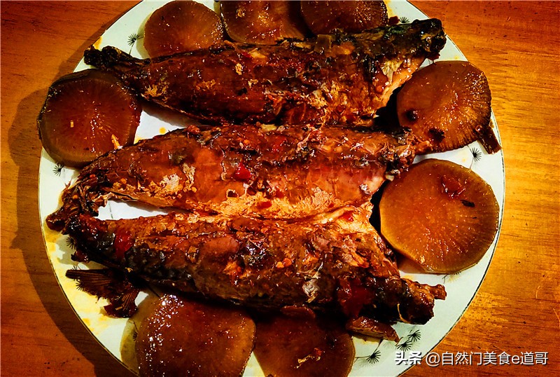 五香菜炖鱼的正宗做法,五香炖鱼最正宗的做法