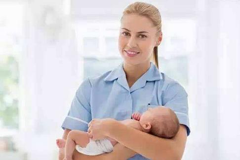 宝宝喜欢被摇晃,4个月宝宝被摇晃后喜欢尖叫