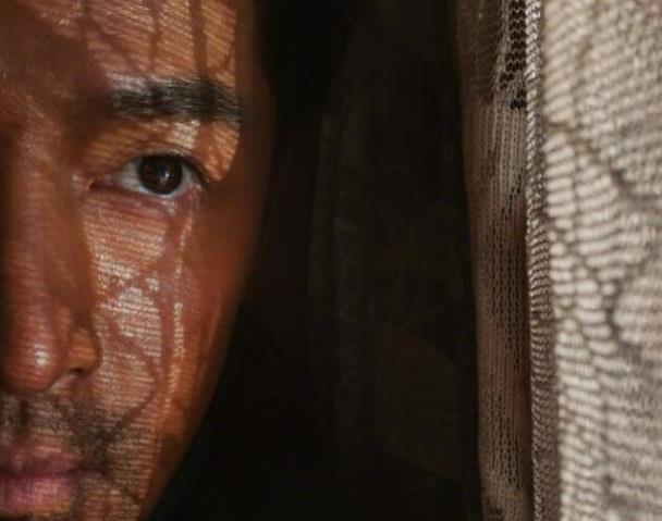 胡歌深夜发文称对不起好多人,胡歌深夜晒自拍再发文