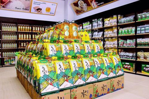 居民区小超市年赚200万，周围同行都活不下去了