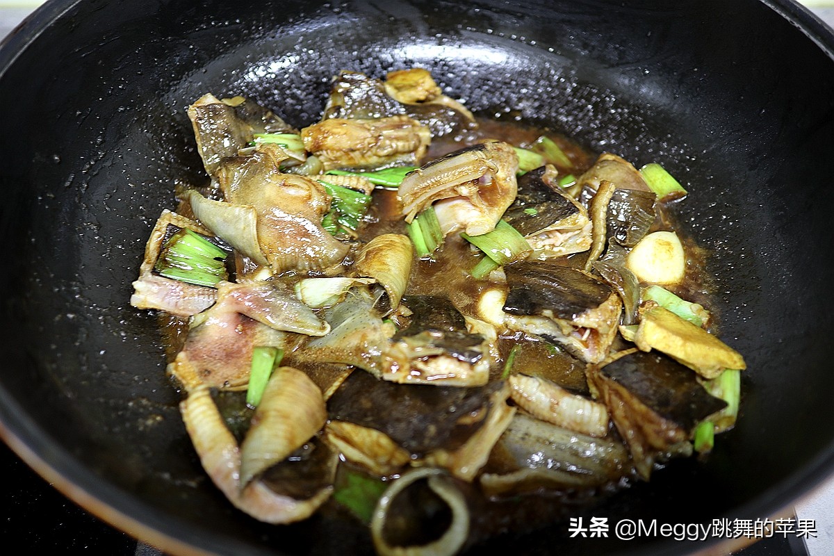 老板鱼和魔鬼鱼有什么区别呢,很奇特的鱼是老板鱼