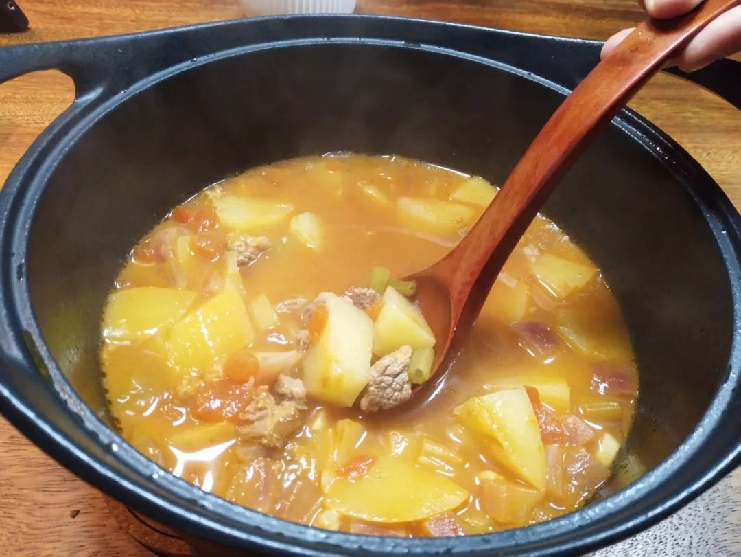 轻奢辛西娅22cm珐琅铸铁炖锅,20cm宝石蓝渐变色铸铁珐琅炖锅