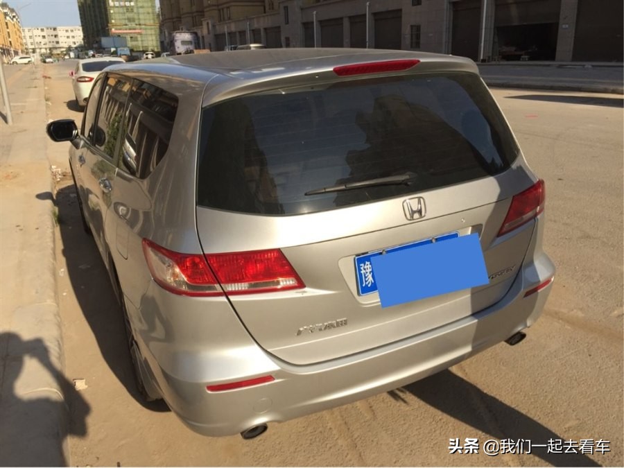 朋友买了台118万的车,朋友10万买的车