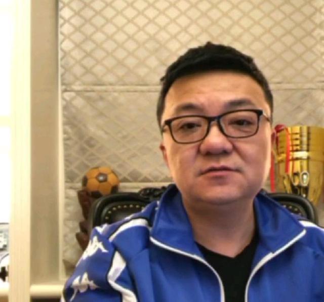 董路国安球迷,董路采访高圆圆